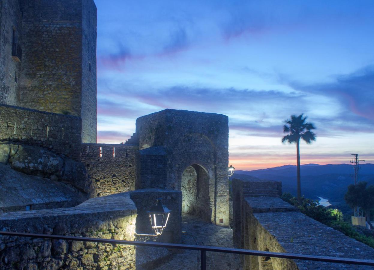 Casa En Fortaleza Medieval カステリャール・デ・ラ・フロンテラ エクステリア 写真