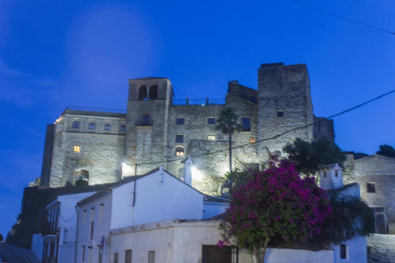 Casa En Fortaleza Medieval カステリャール・デ・ラ・フロンテラ エクステリア 写真